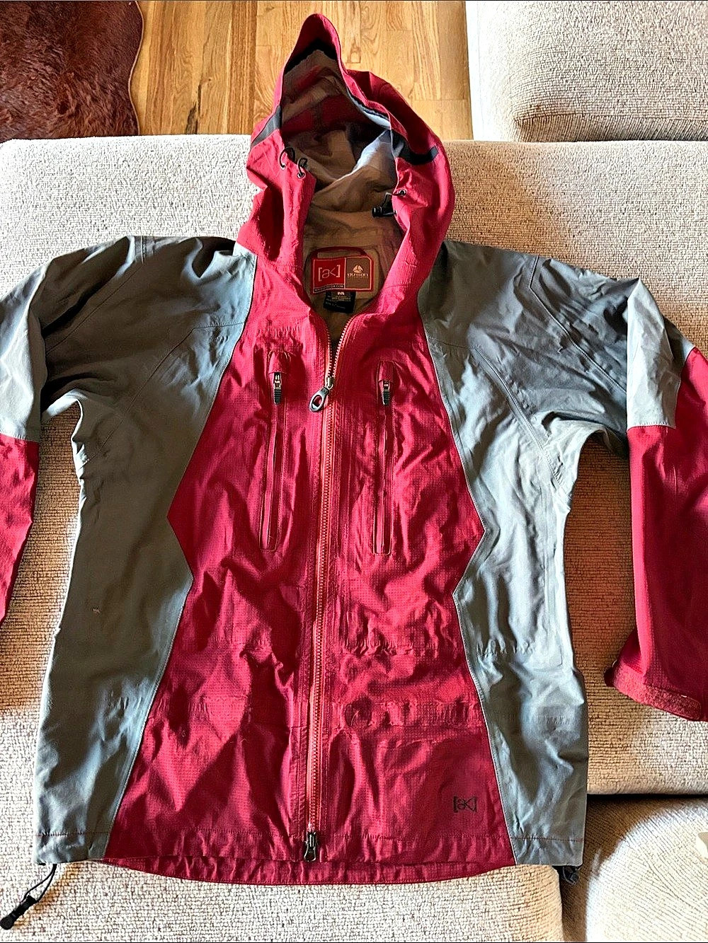 Vintage Y2K Burton [ak] GORE-TEX 2L Jacket Ski Jacket Red & Gray Medium